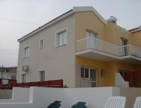 2 bed house Peyia