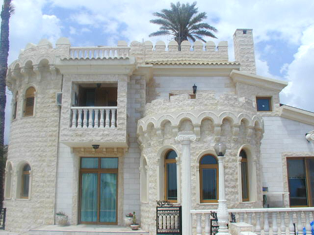 Large villa for sale in Paralimni