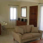 cyprus_property_polis_latchi_livingroom.jpg (18489 bytes)